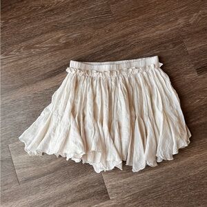 NWT Cream Ruffle Flowy Skirt
